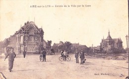 CPA 62 Aire-sur-la-Lys - Entrée De La Ville Par La Gare - Animée - Aire Sur La Lys