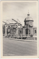 Leiden - Morspoort, Fietster Op Ophaalbrug, Straatscene - Zuid-Holland / Nederland - Leiden