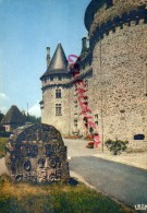 19 - POMPADOUR - HARAS-   LE CHATEAU  AU 1ER PLAN L' ENTREE DU SOUTERRAIN - Arnac Pompadour