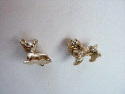 RARE 2 BROCHES En Plastique WALT DISNEY - BAMBI & BELLE 60's BROCHE - Disney