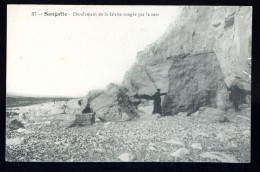 Cpa  Du 62  Sangatte  Eboulement De La Falaise Rongée Par La Mer HDK1 - Sangatte