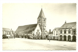 LONGNY AU PERCHE-  L´Eglise Et Le Place - Longny Au Perche