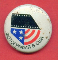 F1399 / PLOVDIV -  International Fair - PHOTOGRAPHY IN AMERICA USA - Bulgaria Bulgarie Bulgarien - Badge Pin - Cinéma