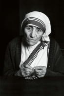 (N63-112  )   1979 Nobel Peace Prize India Mother Teresa  , Prestamped Card, Postal Stationery-Entier Postal-Ganzsache - Mother Teresa
