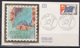 = Enveloppe 1er Jour 67 Strasbourg 16 Oct 1976 N°49 Service; Conseil De L'Europe, Le Drapeau - Europese Instellingen