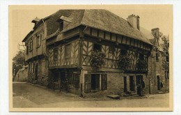 CP , 56 , JOSSELIN , Vieille Maison De La Rue Des Trente - Josselin