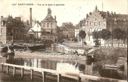 SAINT-OMER (62) - Batellerie : Vue Sur Le Canal, Pont-levis - Péniche En Plan Moyen Et Batelier En Action - Saint Omer