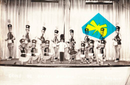 MOUSCRON - Ecole De Danse SIMONA - Photo 13,7 Cm X 9 Cm - Photo De Majorettes Très Animée - Mouscron - Moeskroen