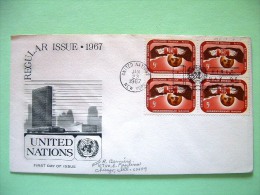 United Nations - New York 1967 FDC Cover - Hands Combining UN Letters - UN Building - Cartas & Documentos