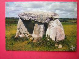 CPSM  56  LOCMARIAQUER  DOLMEN DE KERCADORET  NON VOYAGEE  CARTE EN BON ETAT - Dolmen & Menhirs