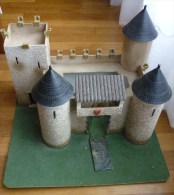 CHATEAU FORT PLASTICOBOIS POUR FIGURINE STARLUX 60's - Starlux