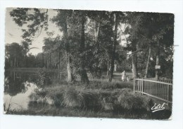 Ballancourt-s (91) : L'entrée Du Centre Du CE Bernard Moteurs  En 1951 (animé) PF. - Ballancourt Sur Essonne