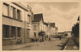 CHATEAUPONSAC - Avenue De La Gare Et La Poste - Chateauponsac