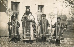 Carte Photo -** Pope En Grande Tenue Et Enfants De Coeur** - Orthodoxe - Macédoine - 1917 - Voir 2 Scans - Macédoine Du Nord