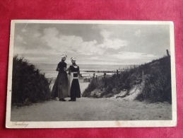 Nederland Holland Vrouw En Meisje In Plaatselijke Klederdracht In De Duinen. Paard En Kar. -> België 1949 - Domburg