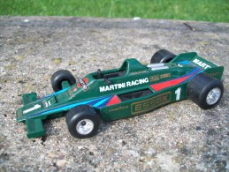 POLISTIL - LOTUS 80 F1 NO  BOITE  Scala 1/32 - Escala 1:32