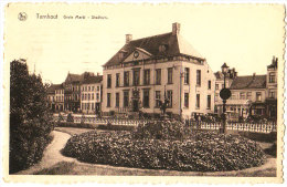 Turnhout - Grote Markt - Stadhuis - & Old Cars - Turnhout