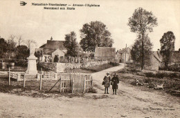 MOUSTIER VENTADOUR (19) Avenue Monument Aux Morts Animation - Andere & Zonder Classificatie