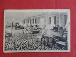 Michigan > Dearborn  Interior Deerborn Inn   Crease & Wear Not Mailed     Ref 1248 - Dearborn