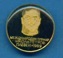 F1650 / PLEVEN - 1989 SPORT Wrestling , Lutte , Ringen TOURNAMENT "Nikola Petrov" - Bulgaria Bulgarie   - Badge Pin - Worstelen