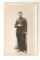 Carte Photo :  Un Soldat Debout - Personnages