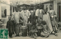 Thème **Zoo Humain ** Le Village Noir à L´Exposition De Clermont-Ferrand - 1910 - Ethnie Du Sénégal - VDC N° 82 -2 Scans - Unclassified