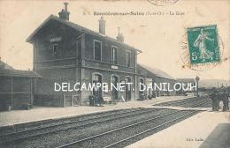 78 // BONNIERES SUR SEINE  La Gare   ANIMEE   Edit Lalie   N° 5 - Bonnieres Sur Seine