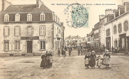 428 - BANNALEC - LA PLACE - LA MAIRIE - L'HOTEL DU COMMERCE - Bannalec