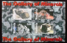 RUSSIE-URSS Mineraux  Feuillet De 4 Valeurs Dentelées (emis En 2000). MNH, Neuf Sans Charniere - Minéraux