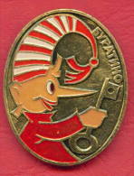 F1906 / Films " Buratino " - The Main Character Of The Book The Golden Key BY Tolstoy Russia Russie Russland  Badge Pin - Films