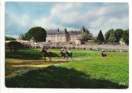 19 - POMPADOUR (Corrèze) - Après L'arrivée D'une Course - Au Fond Le Château - éd. Théojac N° 5 - Arnac Pompadour