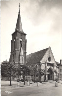 Cp 60 CREVECOEUR LE GRAND Eglise Saint St Nicolas ( Voiture Automobile Peugeot ) - Crevecoeur Le Grand