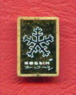 F1827 / New Year Nouvel An Neujahr  , Christmas Noel Weihnachten  -  Russia Russie Russland Rusland  - Badge Pin - Kerstmis