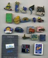 Lot De  20 Pin´s Divers Pins: Tennis, Golf, Peugeot, Sida, Hospice De Beaune, Musique New Wave - Loten