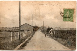 95. Pierrelaye. La Caserne De Remonte. Etat Moyen - Pierrelaye