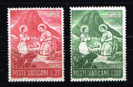 VATICANO - 1965 - NUOVI Sass.420,422  Natale - Ongebruikt