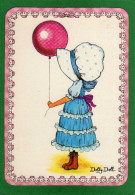 DOLLY DOLL - Jeune Fille Au Ballon Rose   CPM  état  Impeccable  N°48 - Collections, Lots & Séries