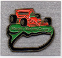 Pin´s  Sport   Automobile  F1  Circuit  De  Nevers  Magny - Cours  Avec  Voiture  Rouge - F1