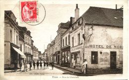 N°37618 -cpa Trun -rue De Chambois- - Trun