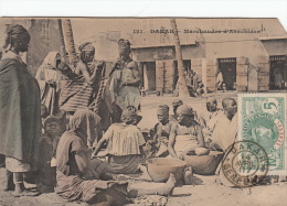 AFRIQUE- SENEGAL-  DAKAR - MARCHANDES D'ARACHIDES - Sénégal