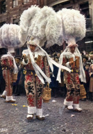 CARNAVAL...GILLES EN ACTION... . CPSM GRAND FORMAT ANIMEE - Fêtes, événements