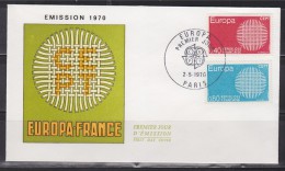 = Europa Conseil De L'Europe Enveloppe 1er Jour 67 Paris 2.5.1970 - 2 Timbres 1637 Et 1638 - Europese Instellingen