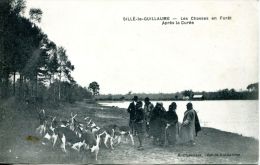 N°37689 -cpa Sillé Le Guillaume -les Chasses En Forêt- Après La Curée- - Chasse