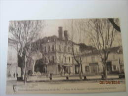 Chateaurenard En Provence Place De La Banque Ancienne Place Du Lavoir - Chateaurenard