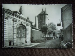 St-Pe-de-Bigorre , Entrée Du Collège Et De L ´ église - Saint Pe De Bigorre