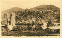 Rochemaure  Le Pont Suspendu Et Le Village   Cpa - Rochemaure