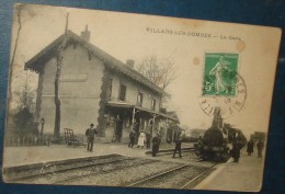 VILLARS LES DOMBES.La Gare.Cpa,voyagé,be Mais Taches,belle Animation,locomotive - Villars-les-Dombes