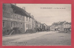 LE MERLERAULT  --> La  Place Du Marché - Le Merlerault