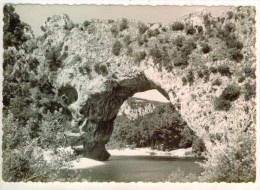 07 Vallon-Pont-d'Arc  Dans Les Gorges De L'Ardèche  Cliché Jacques Roupioz  TBE - Vallon Pont D'Arc