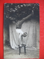 HAND-STAND - Gymnastiek